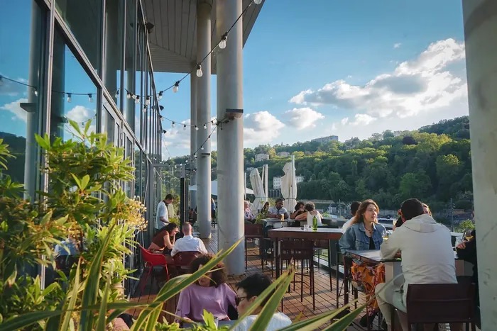 Terrasse de Gourmet Bar Confluence